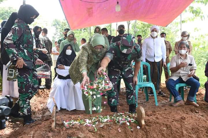 KSAD Kunjungi dan Berikan Santunan Kepada Keluarga Korban Kecelakaan Nagreg