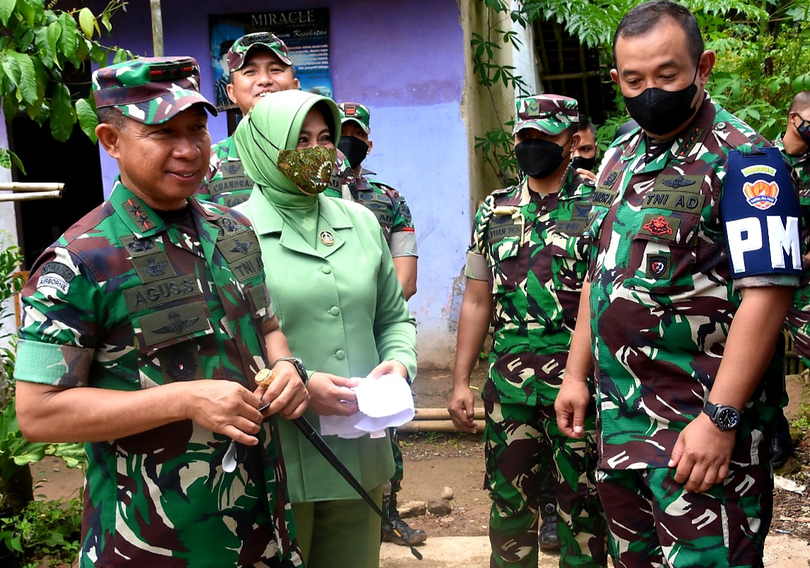 Pangdam III Siliwangi Kunjungi Rumah Duka Keluarga Salsabila di Bandung