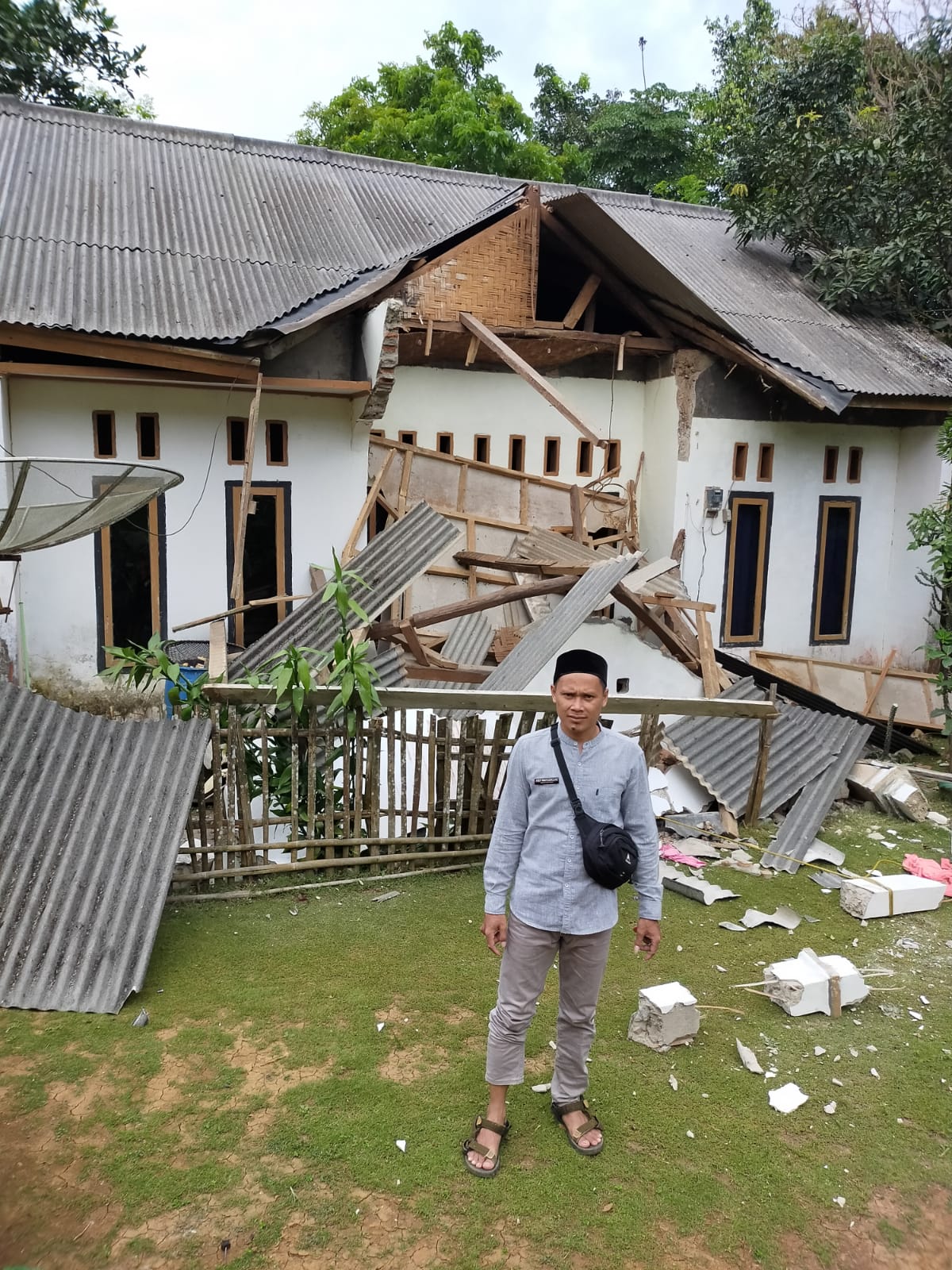 Kepala BNPB Langsung Tinjau Lokasi Terdampak Gempabumi M 6,6 Banten