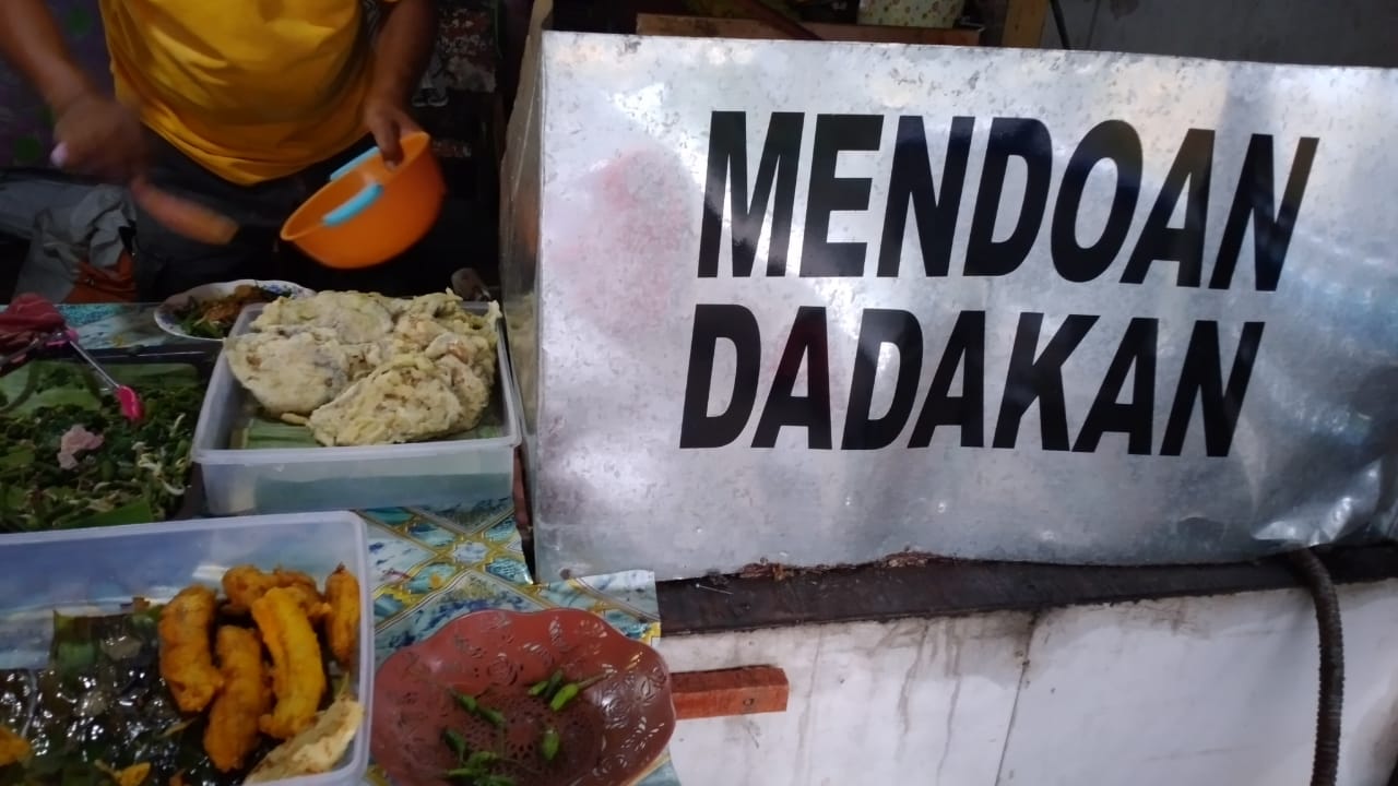 Pedagang Gorengan di Pangandaran Terpaksa Menaikan Harga Jual, Ini Alasannya