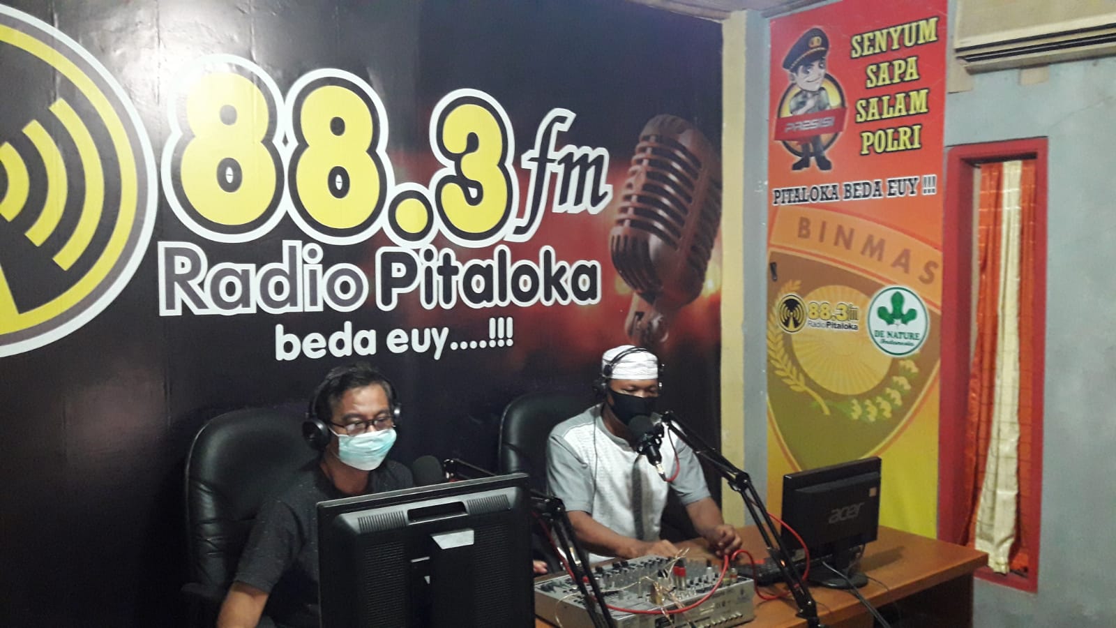 Polres Ciamis Sampaikan Edukasi dan Pesan-pesan Kamtibmas kepada Masyarakat melalui Talk Show Siaran Radio