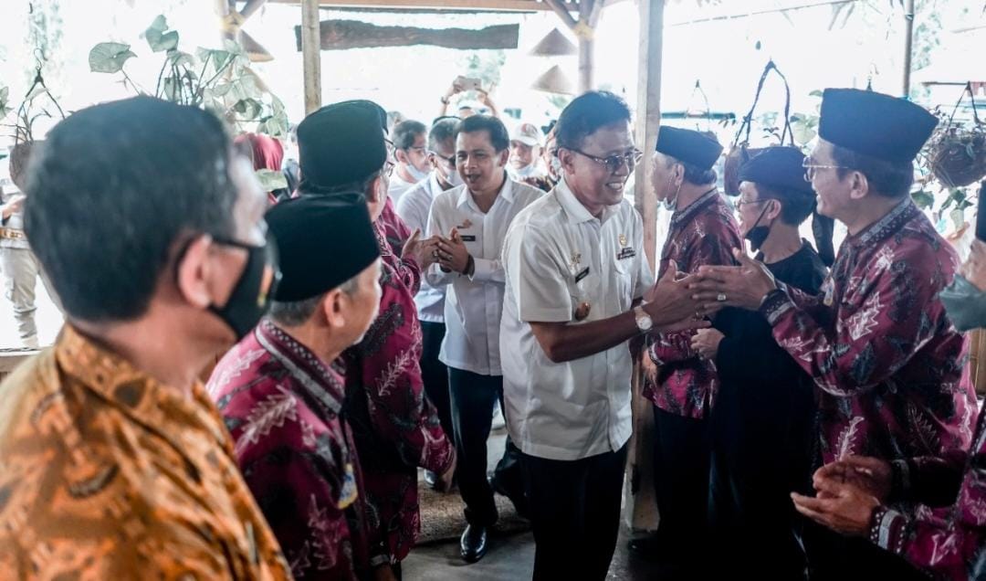 Bupati Herdiat Bersilaturrahmi dengan para Lansia yang Terhimpun dalam LLI Kabupaten Ciamis