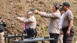 Tingkatkan dan Pelihara Kemampuan, Personel Polres Ciamis Gelar Latihan Menembak