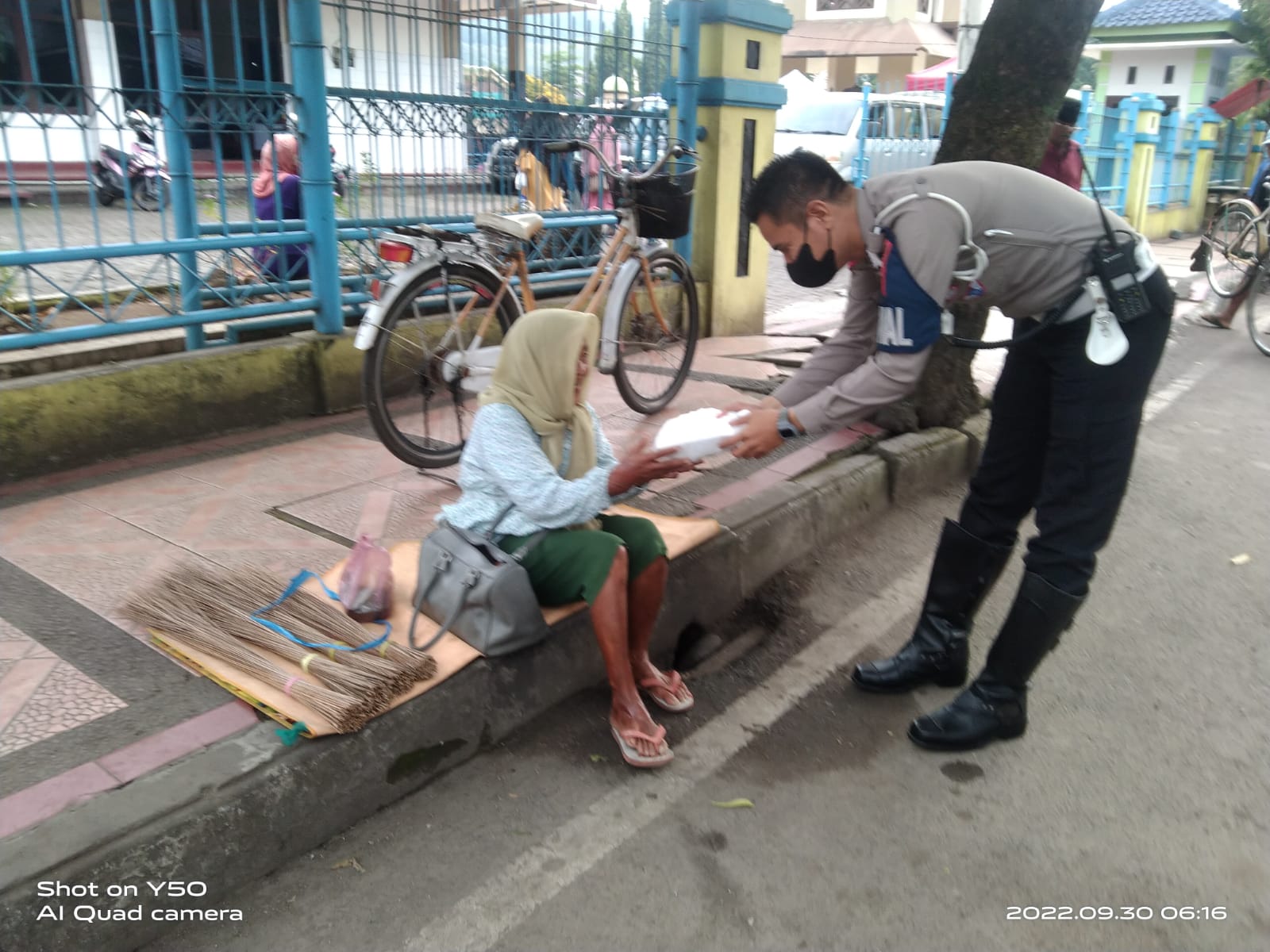 Satlantas Polres Banjar Gelar Kegiatan Sosial Jumat Berkah